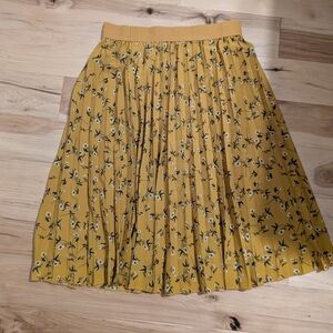 Andi & James Women's Yellow Floral Maxi Pleated Skirt L